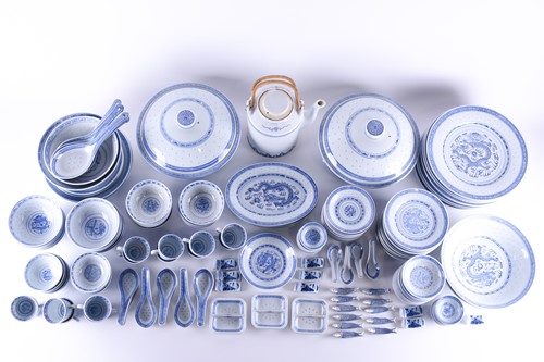 Lot 198 - An extensive Chinese blue and white 'rice...