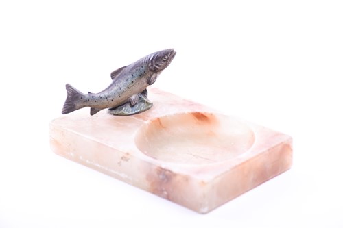 Lot 504 - A marble trinket dish surmounted with a small...
