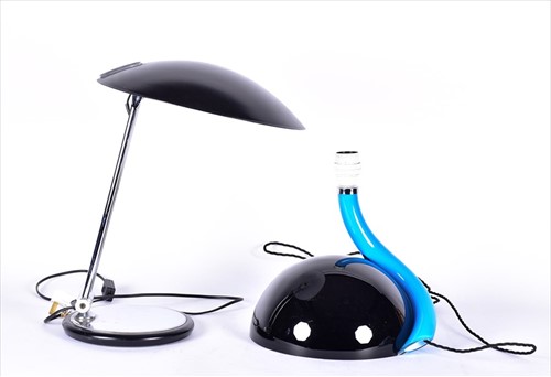 Lot 307 - A contemporary two-tone glass table lampÂ  30...