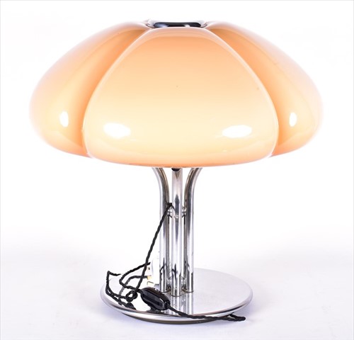 Lot 304 - A 1960s Harvey Guzzini Quadrifoglio table lamp...