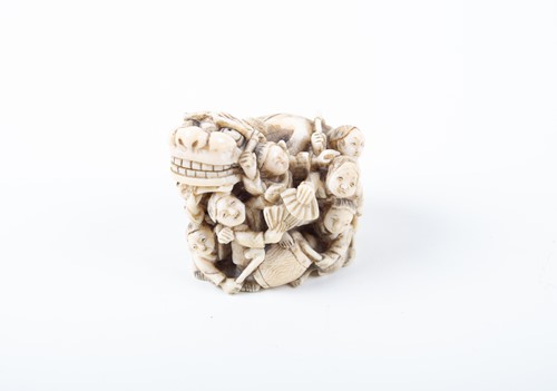 Lot 136 - A good Japanese ivory netsuke, Meiji period,...