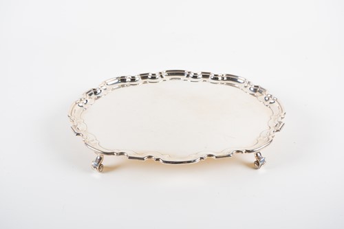 Lot 458 - A QEII silver salver, Sheffield 1976 by...