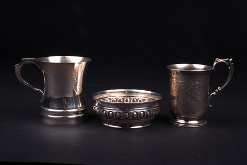 Lot 29 - A George V silver christening tankard, London...