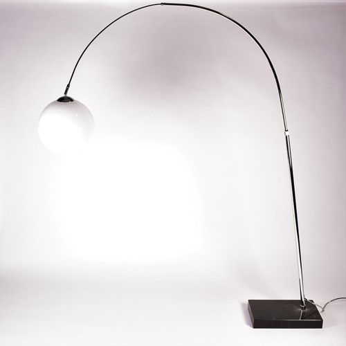 Lot 376 - After Achille Castiglioni, an Arco style...