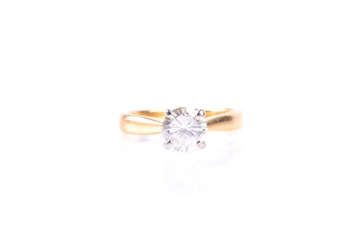 Lot 391 - A single stone diamond ring, the round...