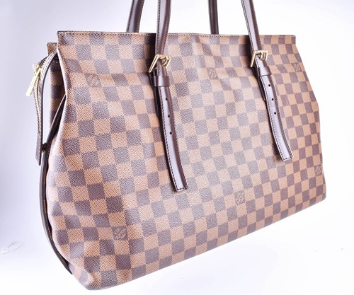Lot 325 - A Louis Vuitton late 20th century handbag, of...