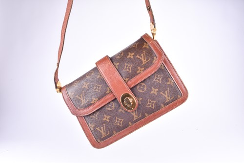Lot 324 - Louis Vuitton. A vintage 1980s monogram...