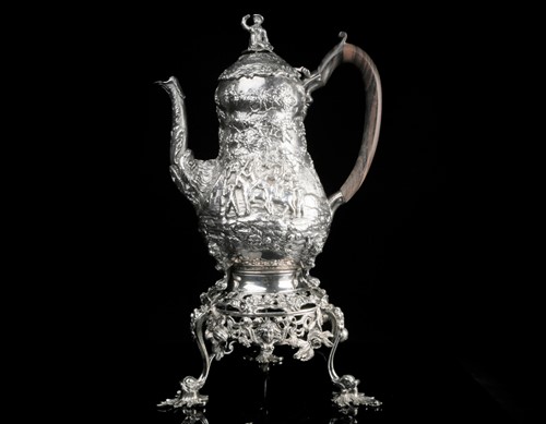 Lot 433 - A George IV fine silver coffee pot on...