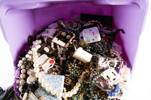 Lot 598 - A large quantity of costume jewellery, to...