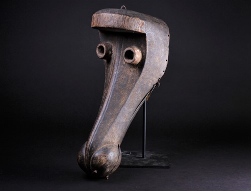 Lot 64 - A Dan Kran articulated zoomorphic mask, Ivory...