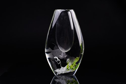Lot 411 - A Vicke Lindstrand Kosta Boda 'Seaweed' art...