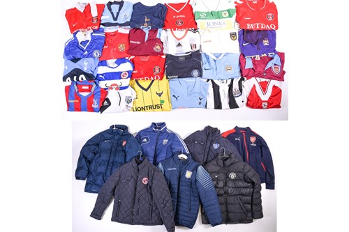 Lot 519 - A large collection of official club football...