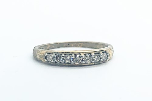 Lot 744 - A 9ct yellow gold and diamond ring, set with a...