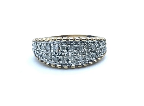 Lot 762 - A 9ct yellow gold and diamond ring, the...