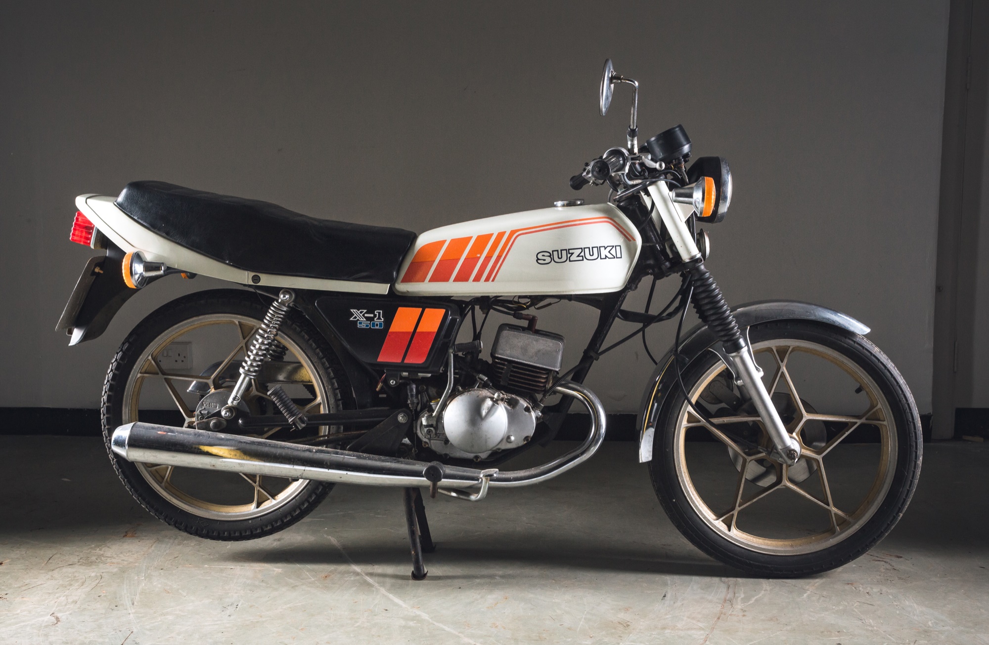 Lot 7 - A 1981 Suzuki X1 50 49cc motorcycle