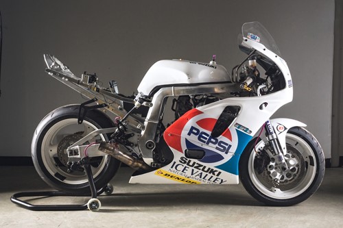 Lot 13 - A Suzuki GSXR750 motorcycle SORN'd. Mileage...