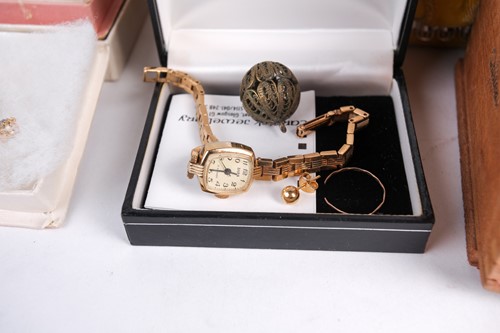 Lot 123 - A box of various costume jewellery items, to...