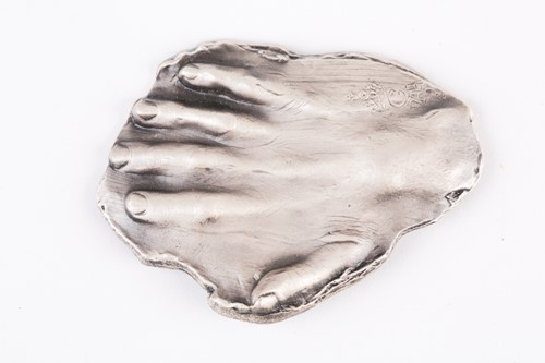 Lot 285 - A silver (800 Standard) Salvidor Dali hand...