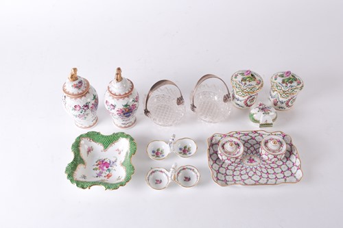 Lot 373 - A pair of Samson Porcelain Chinese Armorial...