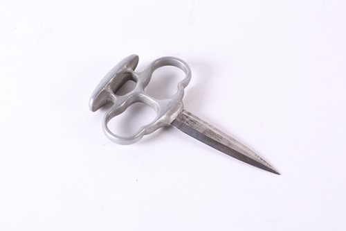 Lot 295 - A World War 1 Robbins of Dudley push dagger...