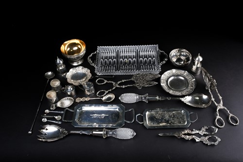 Lot 429 - A mixed group of silver items comprising a...