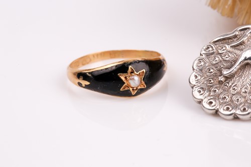 Lot 79 - An 18ct yellow gold and black enamel Swedish...