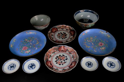 Lot 173 - A Chinese Qing dynasty, circular porcelain...