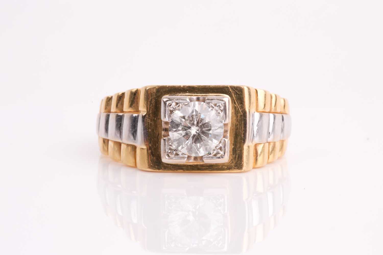 Lot 136 - A gentleman's single stone diamond ring, the...