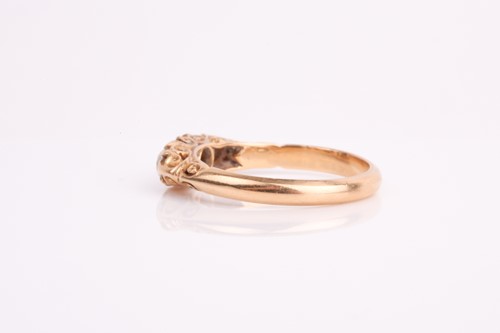 Lot 92 - A late Victorian three stone diamond half hoop...