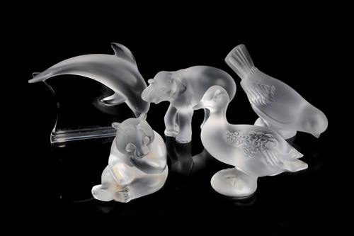 Lot 410 - A group of five assorted modern Lalique...