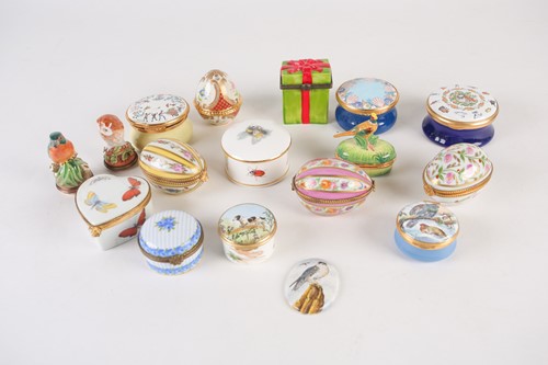 Lot 396 - A Halcyon Days screw-cap enamel trinket box,...