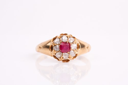 Lot 18 - A late 19th / early 20th century yellow metal,...