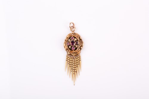 Lot 126 - A Victorian yellow gold and garnet pendant,...
