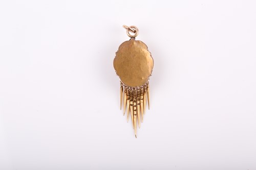 Lot 126 - A Victorian yellow gold and garnet pendant,...