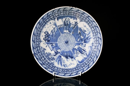Lot 160 - A Chinese Qing dynasty, blue and white...