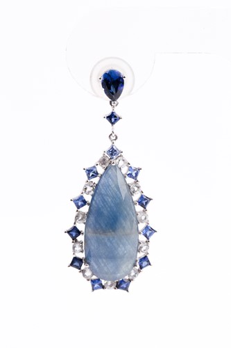 Lot 138 - A pair of sapphire pendant earrings, the...