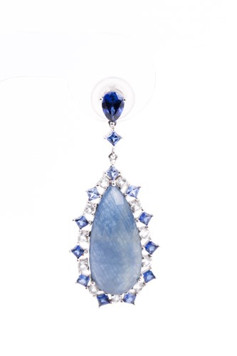 Lot 138 - A pair of sapphire pendant earrings, the...