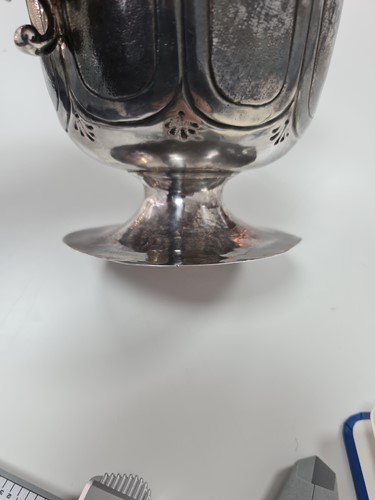 Lot 329 - A Charles II silver footed porringer, London...