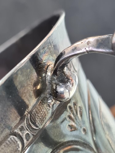 Lot 329 - A Charles II silver footed porringer, London...