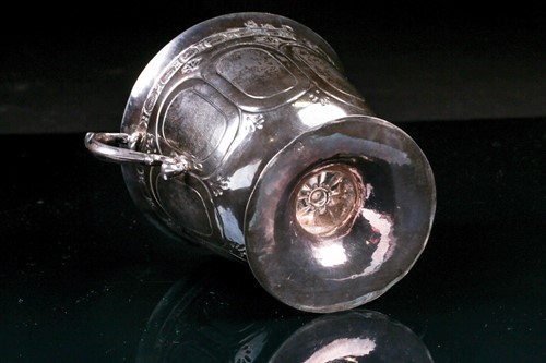 Lot 329 - A Charles II silver footed porringer, London...