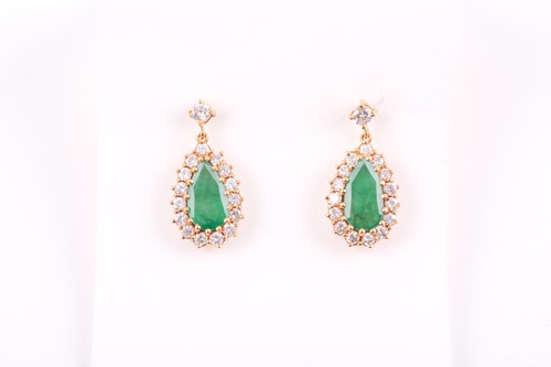 Lot 265 - A pair of 18ct yellow gold, diamond, and...