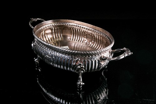 Lot 532 - A pair of mid 18th century Irish silver soup...