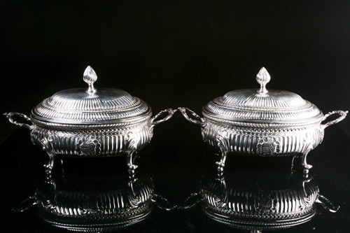 Lot 532 - A pair of mid 18th century Irish silver soup...