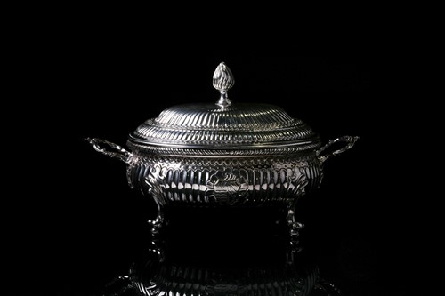 Lot 532 - A pair of mid 18th century Irish silver soup...