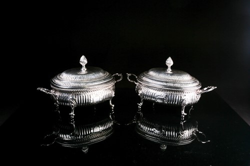 Lot 532 - A pair of mid 18th century Irish silver soup...