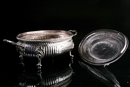 Lot 532 - A pair of mid 18th century Irish silver soup...