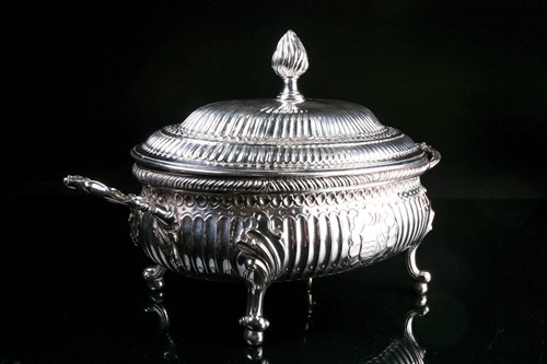 Lot 532 - A pair of mid 18th century Irish silver soup...