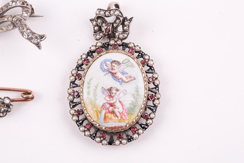 Lot 114 - A late 19th century bar brooch, the floral...