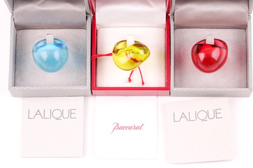 Lot 128 - A red glass Lalique bombe ring, engraved...