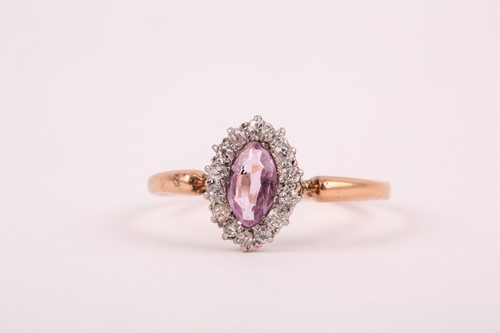Lot 130 - An early to mid 20th century yellow metal,...